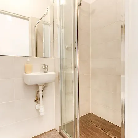Апартаменты 1114 On Dietla Street